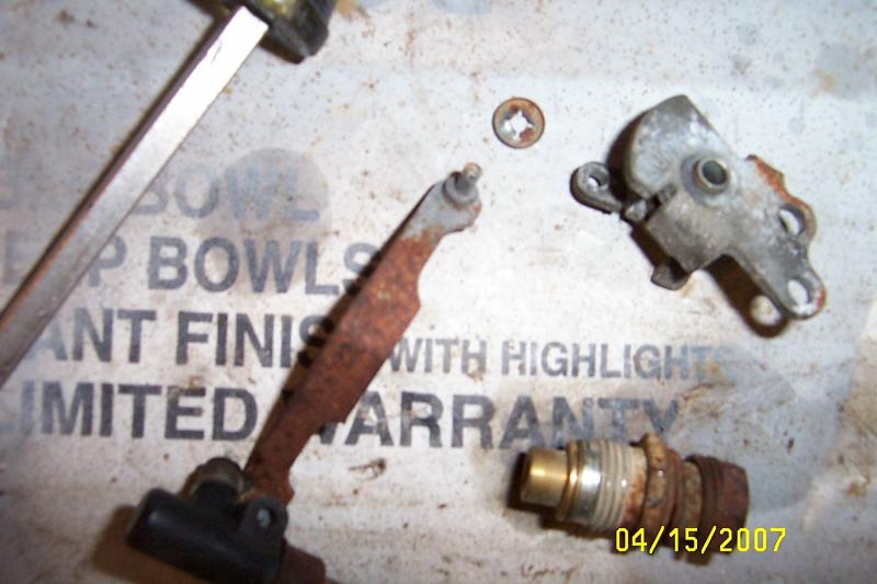 corroded carbs0007.jpg